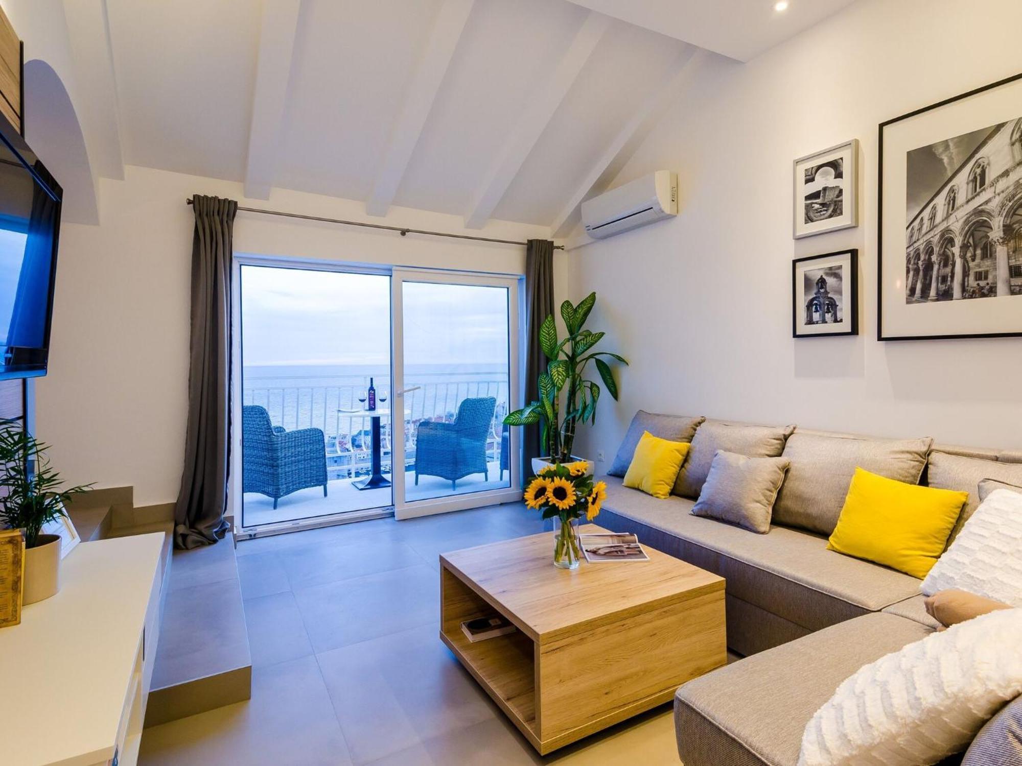 Ploce Apartments-One-Bedroom Apartment With Terrace And Sea View ドゥブロブニク エクステリア 写真